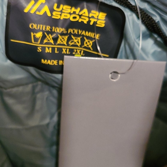 ๐ฃNew cute puffer coat๐ฃ - Picture 4 of 9